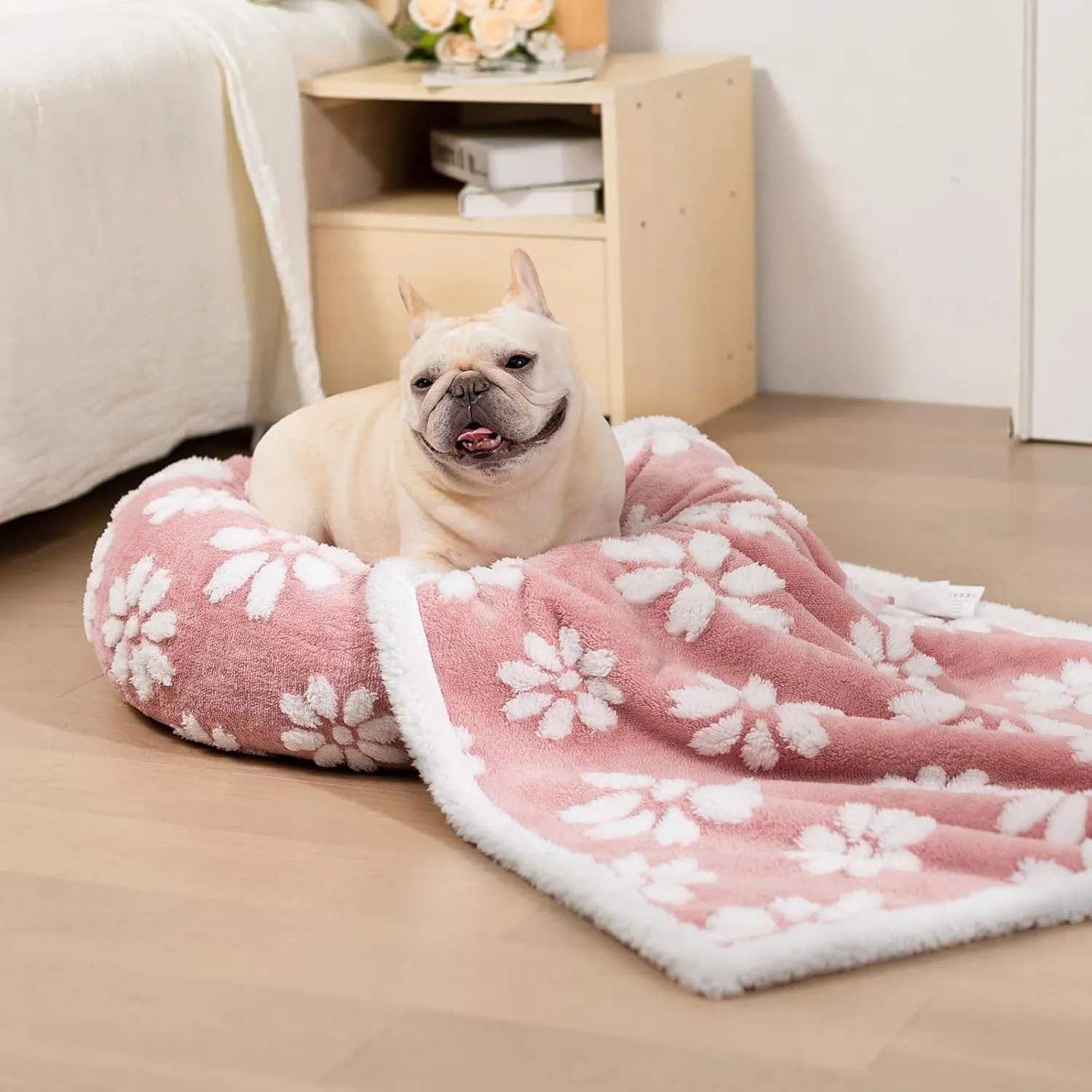 Donut Dog Beds for Small Dogs, Calming Round Cat Beds for Indoor Cats, Cute 3D Textured Flower Pet Bed with Removable Washable Cover and Anti-Slip BottomPink20"