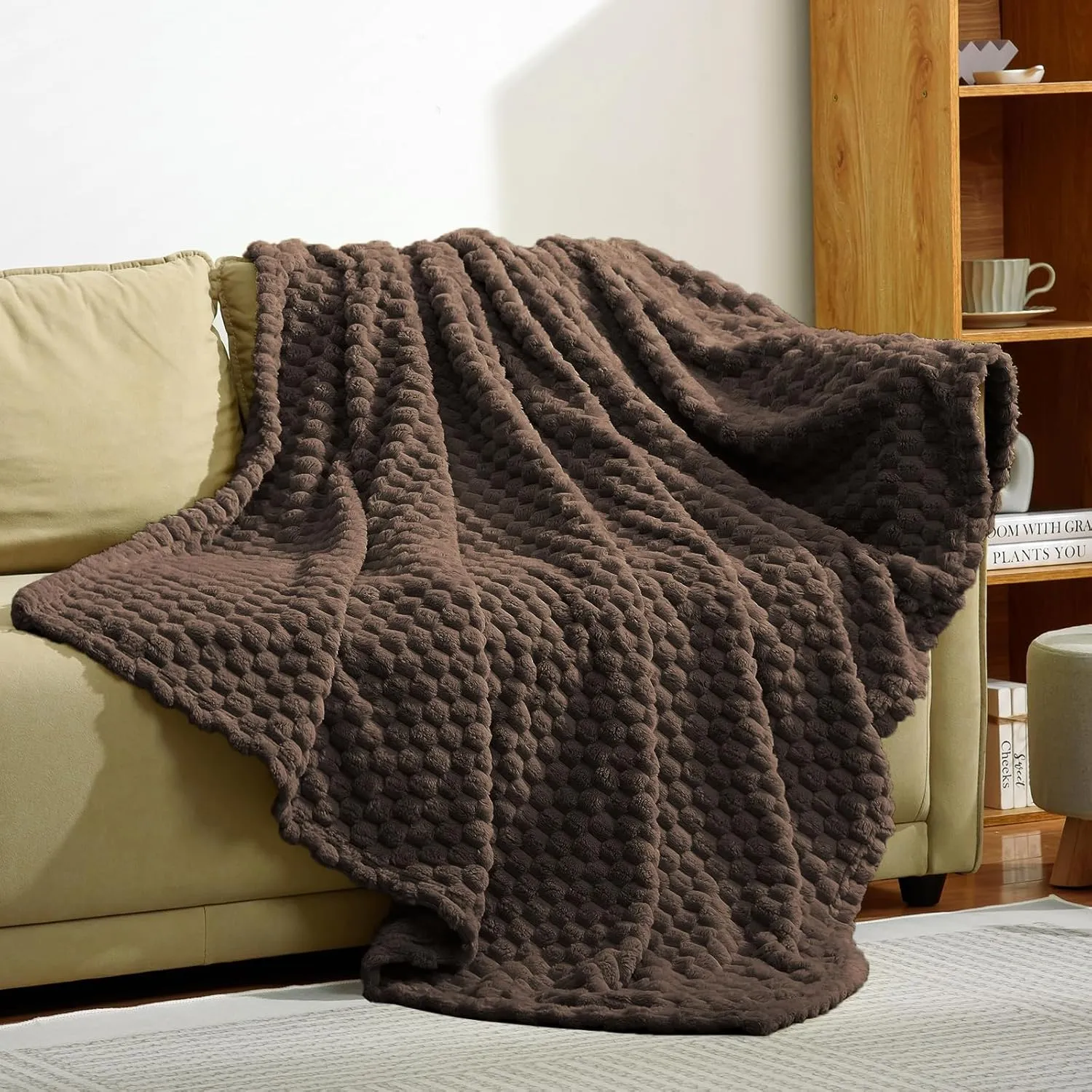 Excervent Flannel Fleece Throw Blanket (50x70 inches), Hexagon Jacquard Decorative Fuzzy Blankets for Household, Camping, and Travel, Super Soft Cozy, Suitable for All Seasons, Brown