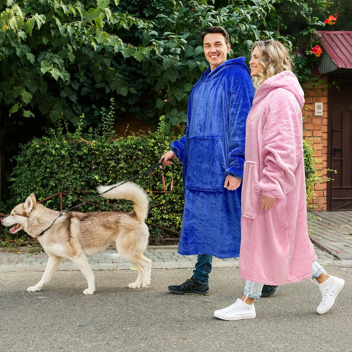 KPBLIS Wearable Blanket Hoodie Gifts for Women and Men, Oversized Hooded Blankets Sweatshirt Adult Birthday Gifts for Mom Girlfriend Gifts, Cozy Fleece Blanket with Sleeves and Giant Pocket, Blue