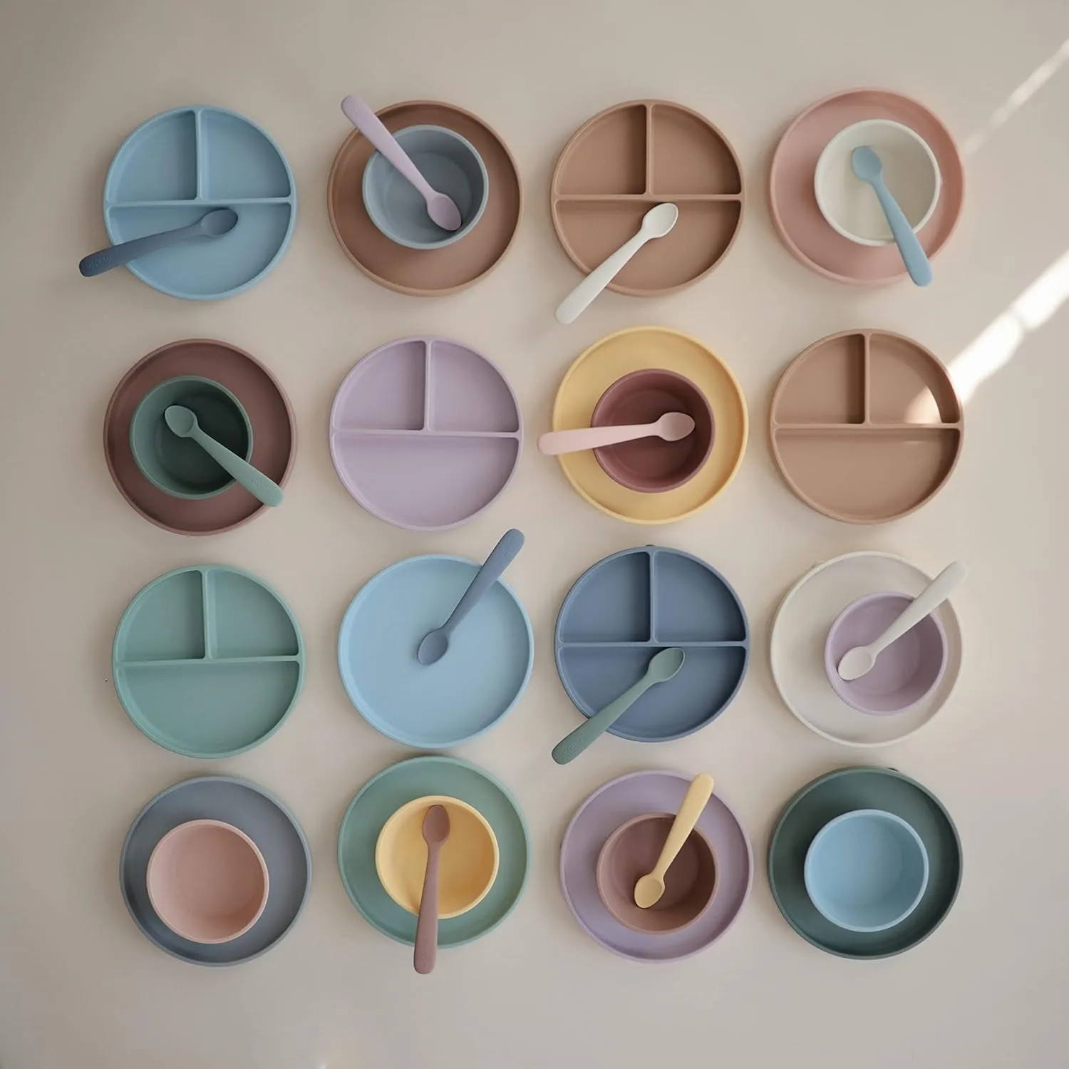 mushie Silicone Suction Bowl | BPA-Free Non-Slip Design (Cloudy Mauve)